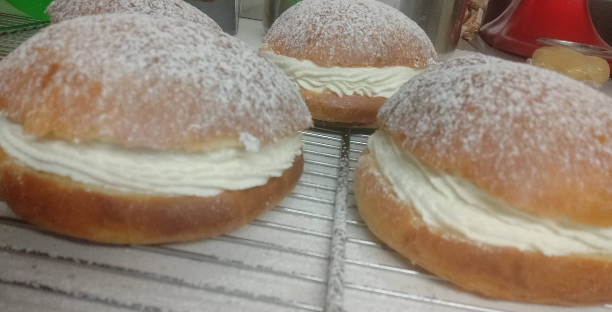 French Tropézienne Brioche Tarte